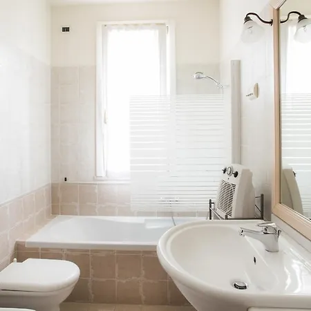 La Petite Maison Bed & Breakfast Puegnago del Garda